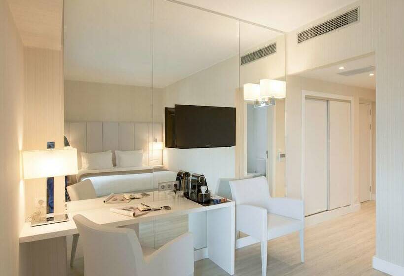 Habitación Triple Estándar, Lutecia Smart Design