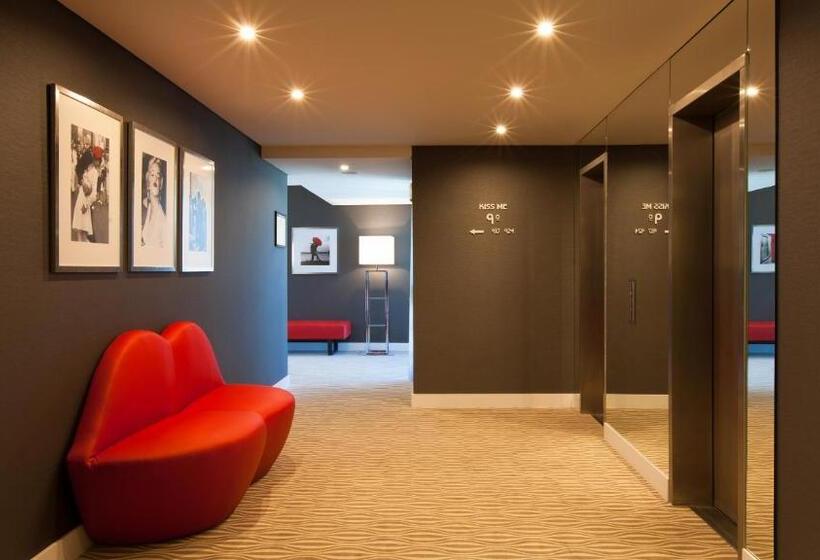 اتاق استاندارد سه نفره, Lutecia Smart Design