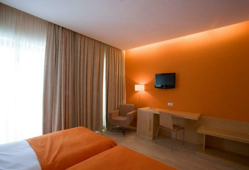 Standard Room, Praia