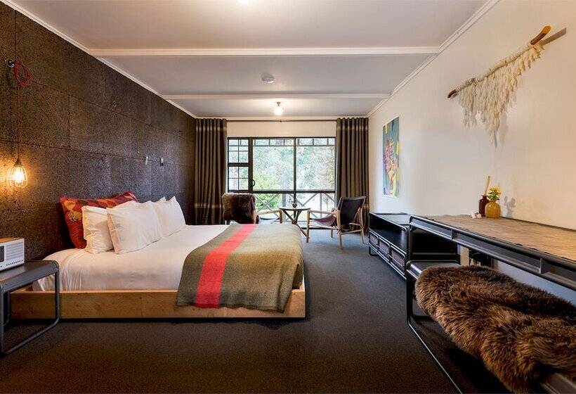 استودیوی پریمیوم, Sherwood Queenstown