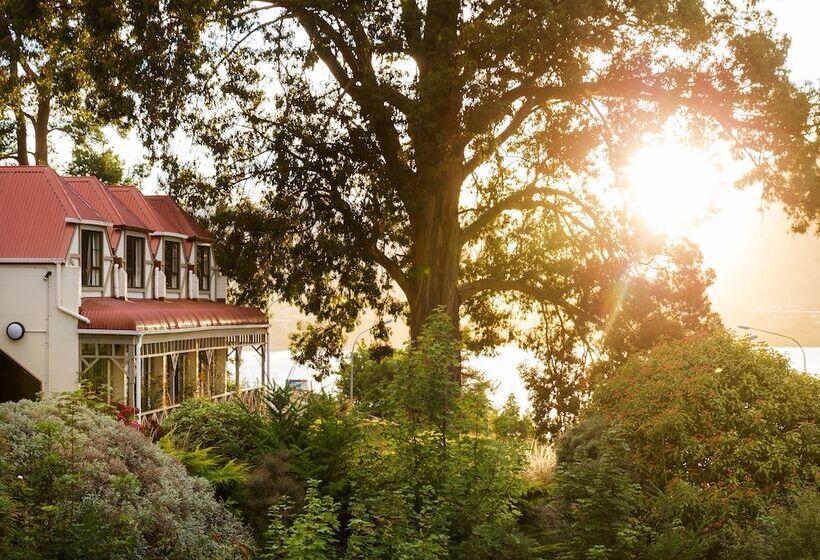 استودیوی پریمیوم, Sherwood Queenstown