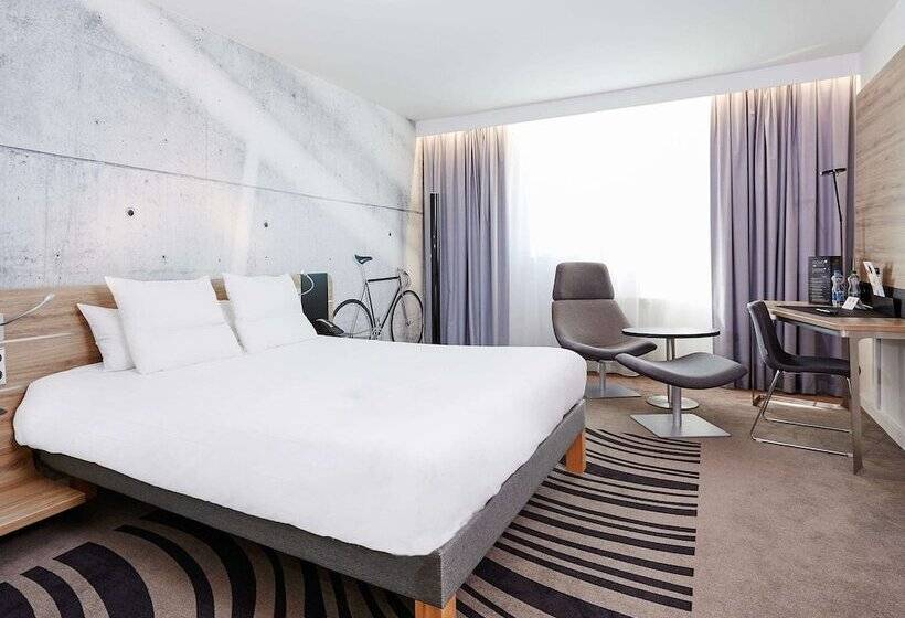 Executive Room, Novotel Krakow City West