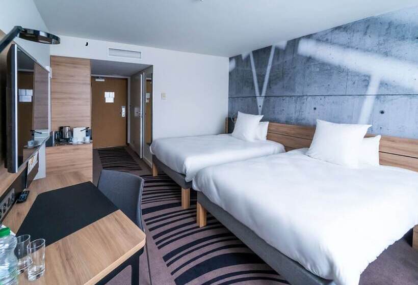 Executive Room, Novotel Krakow City West