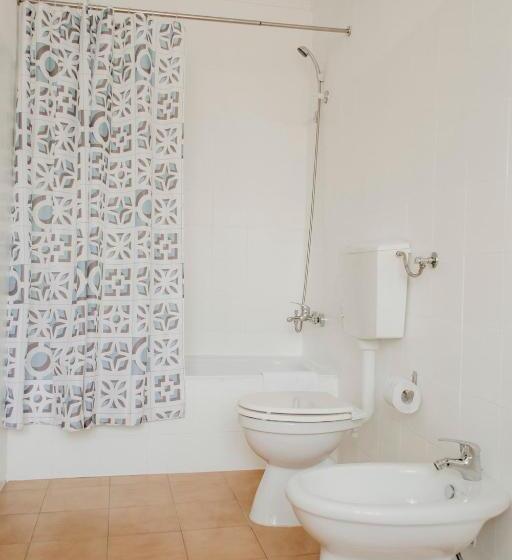 اتاق استاندارد سه نفره, Residencial Avenida