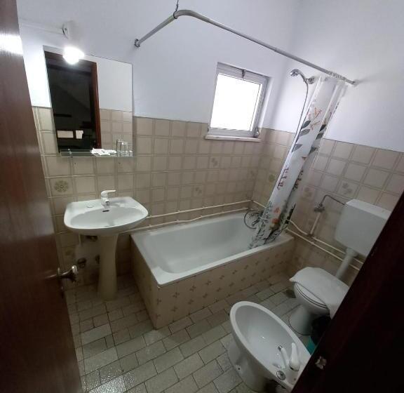 Quarto Triplo Standart, Dbv Guesthouse