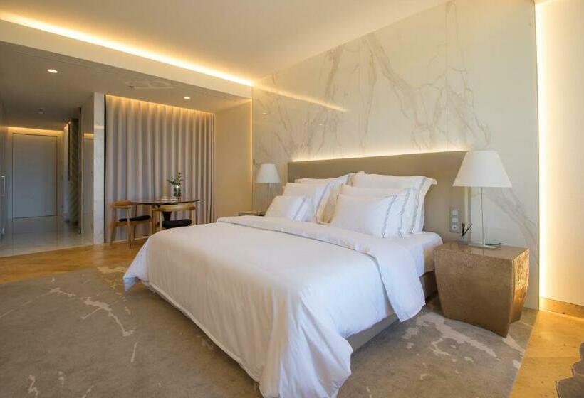 اتاق استاندارد با چشم‌انداز دریا, Savoy Palace, The Leading Hotels of The World Savoy Signature