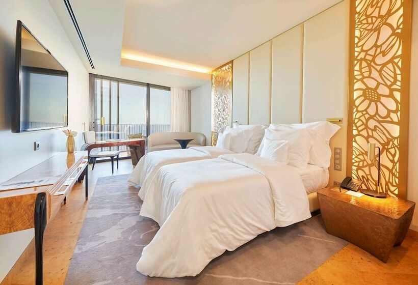اتاق استاندارد با چشم‌انداز دریا, Savoy Palace, The Leading Hotels of The World Savoy Signature