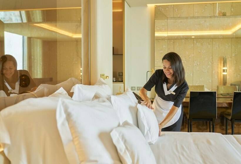 سوئیت پرزیدنت, Savoy Palace, The Leading Hotels of The World Savoy Signature