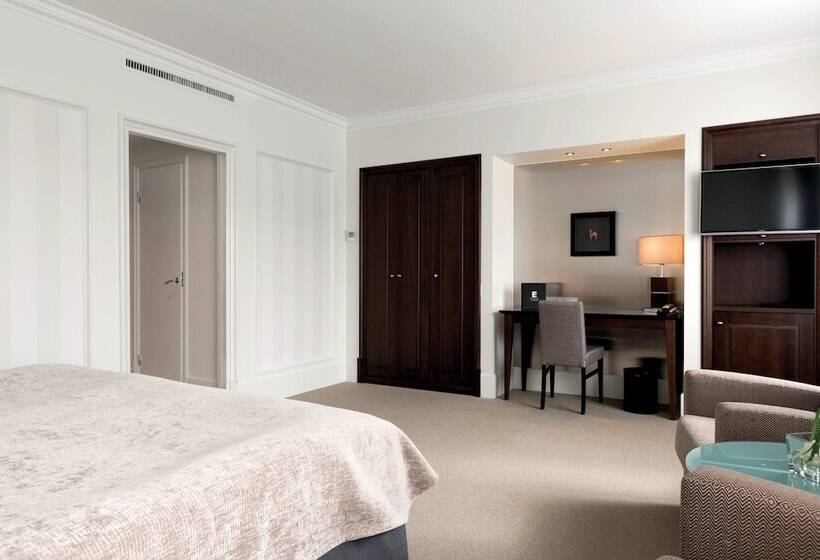 Deluxe Room, Elite Park Avenue