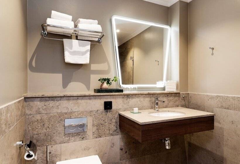 اتاق سوپریور, Elite Hotel Savoy