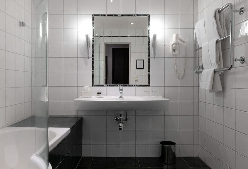 اتاق لوکس, Elite Hotel Savoy