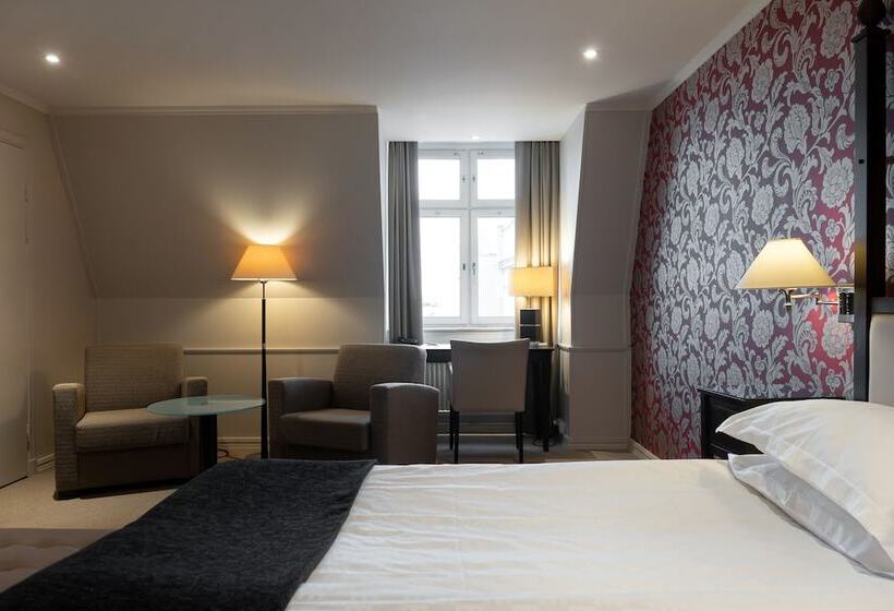 اتاق لوکس, Elite Hotel Savoy