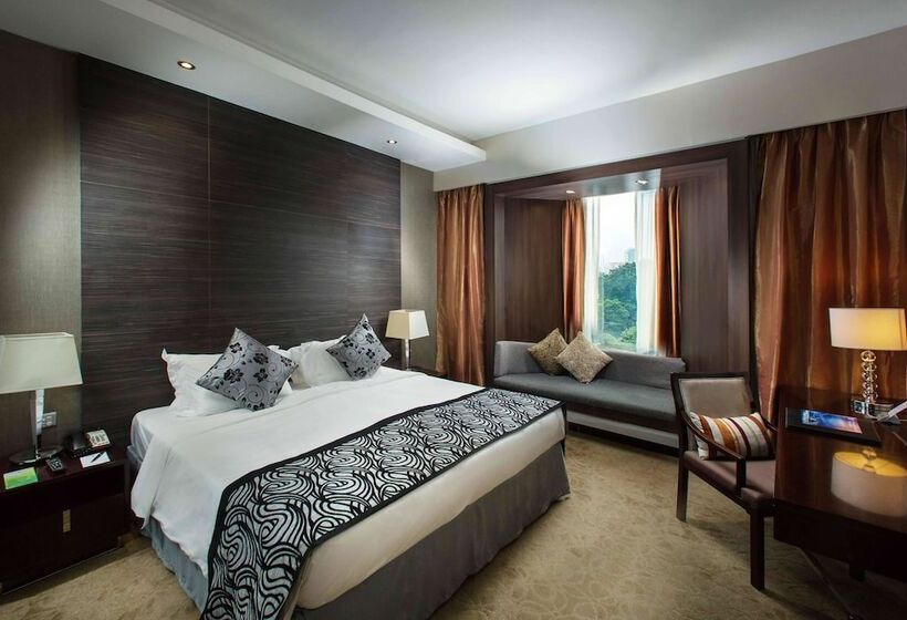 اتاق کلاب, Peninsula Excelsior Singapore, A Wyndham