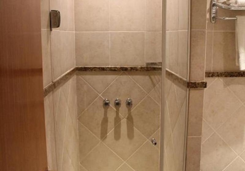 اتاق استاندارد سه نفره, Premier Hill Suites