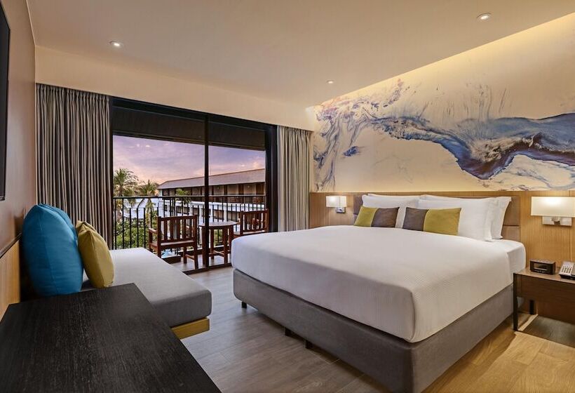 اتاق پریمیوم با بالکن, Doubletree By Hilton Phuket Banthai Resort