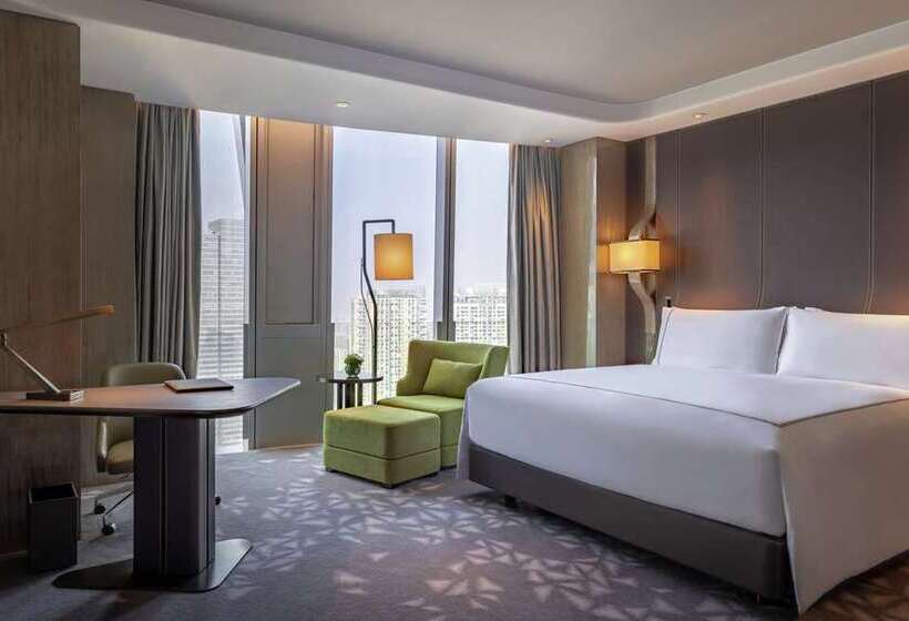 اتاق لوکس با تخت بزرگ, Doubletree By Hilton Phuket Banthai Resort