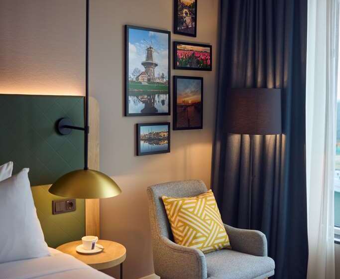 اتاق لوکس با تخت بزرگ, Doubletree By Hilton Phuket Banthai Resort