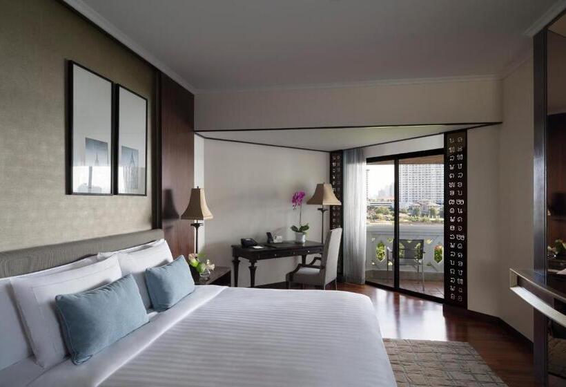 Deluxe room with river view, Anantara Riverside Bangkok Resort