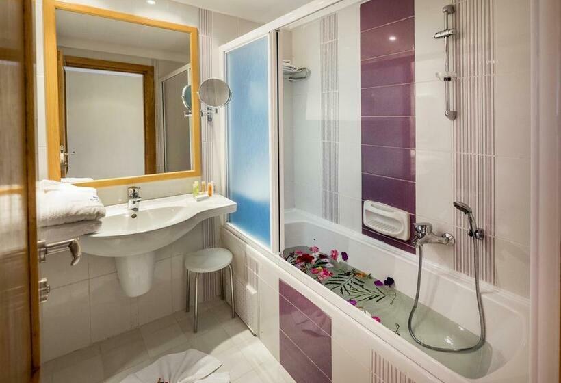 بانگلوی استاندارد با چشم‌انداز دریا, Bel Azur Thalasso & Bungalows