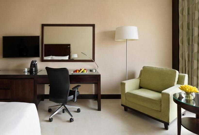 Engelliler için Büyük Çift Kişilik Yataklı Standart Oda, Crowne Plaza Jeddah, An Ihg