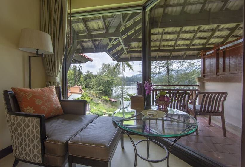 اتاق لوکس با چشم‌انداز دریاچه, Dusit Thani Laguna Phuket