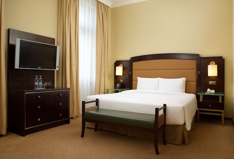 Chambre Deluxe King Size, Hilton Moscow Leningradskaya