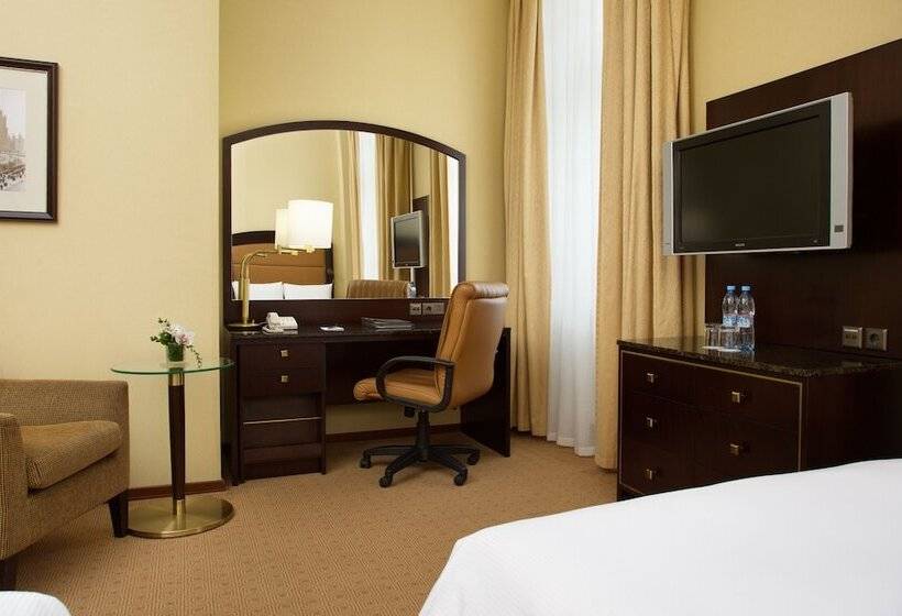 Chambre Deluxe, Hilton Moscow Leningradskaya