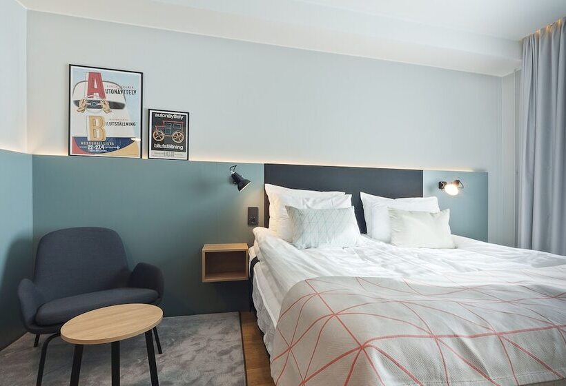 Standard Room Adapted for people with reduced mobility, Holiday Inn Helsinki Expo