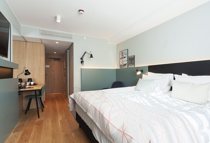 Standard Room Adapted for people with reduced mobility, Holiday Inn Helsinki Expo