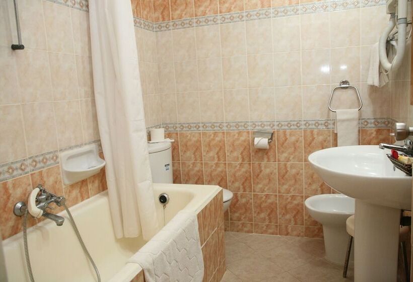 اتاق استاندارد چهار تخته, La Residence Hammamet
