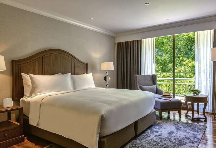 سوییت, Mövenpick Hotel Bangkok Ploenchit Bdms