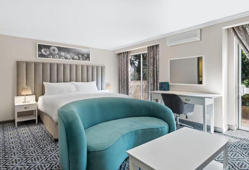 Suite, Protea  By Marriott Johannesburg Balalaika Sandton