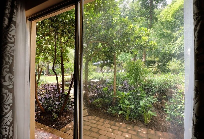 스탠다드 룸 가든 전망, Protea Hotel By Marriott Johannesburg Balalaika Sandton