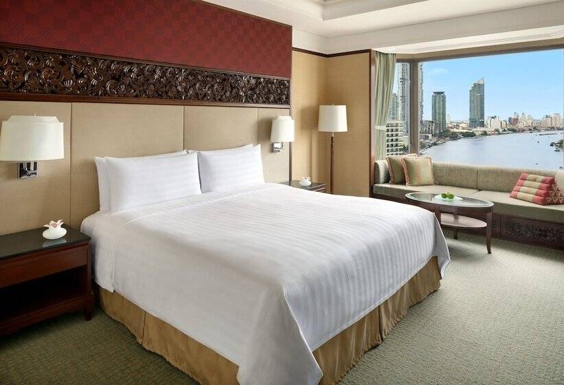 Deluxe Room King Size Bed, Shangrila Bangkok