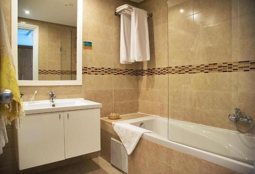 اتاق لوکس چهار تخته, Aqi Skanes Resort