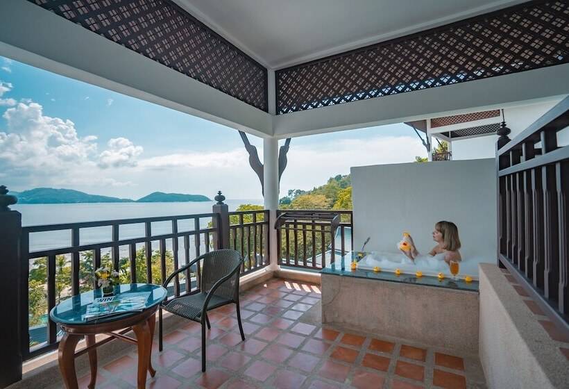 غرفة قياسية مطلّة علي البحر مزوَّدة بتراس, Thavorn Beach Village Resort & Spa Phuket