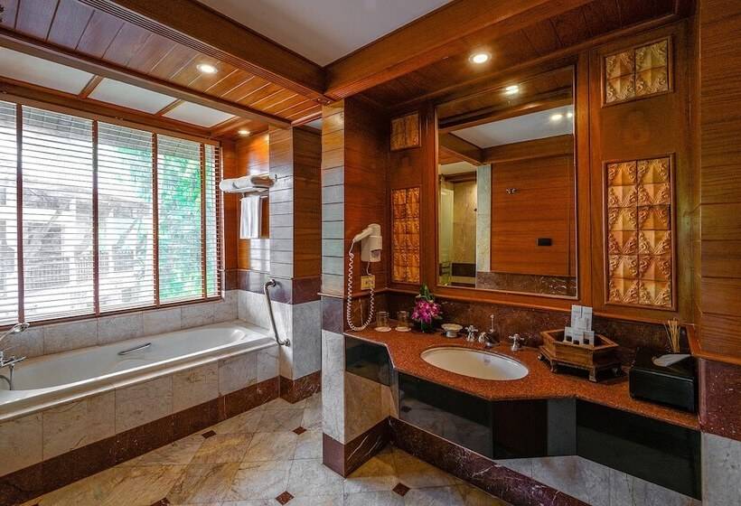 اتاق استاندارد با تراس, Thavorn Beach Village Resort & Spa Phuket