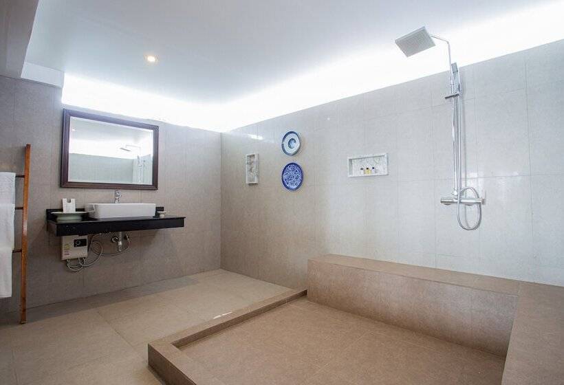 کابین, Thavorn Beach Village Resort & Spa Phuket
