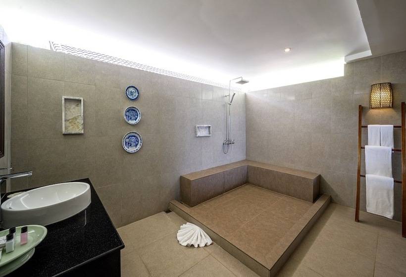 کابین, Thavorn Beach Village Resort & Spa Phuket