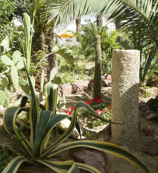 اتاق استاندارد سه نفره, The Sindbad
