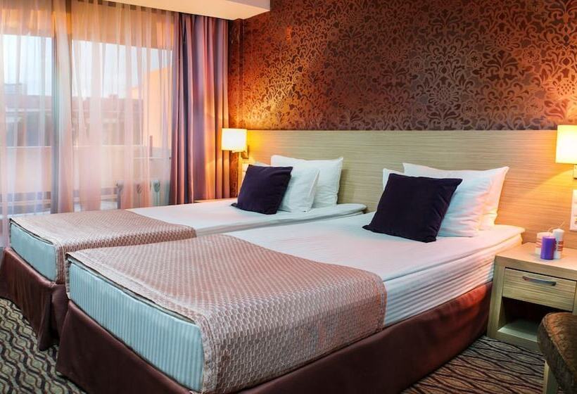 اتاق کلاس بیزنس, Grand Hotel Zhemchuzhina