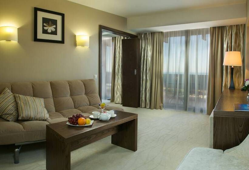 سوئیت پریمیوم, Grand Hotel Zhemchuzhina