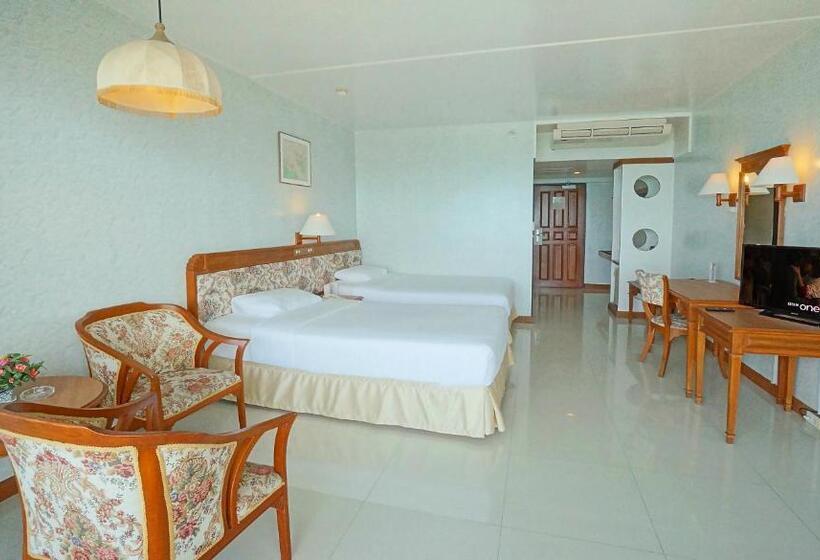 اتاق لوکس با چشم‌انداز دریا, Pattaya Park Beach Resort