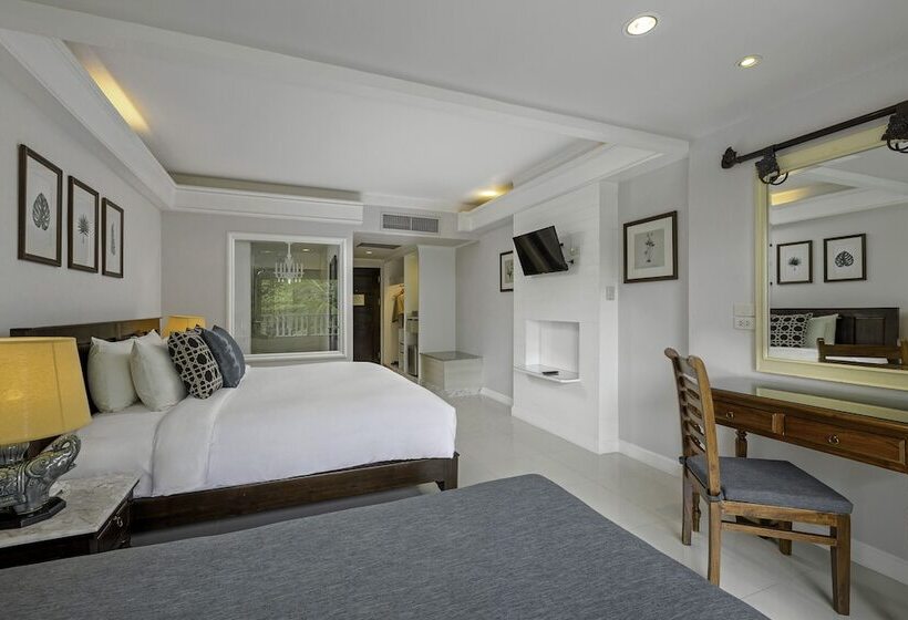 带泳池观景的豪华房, Thavorn Palm Beach Resort Phuket