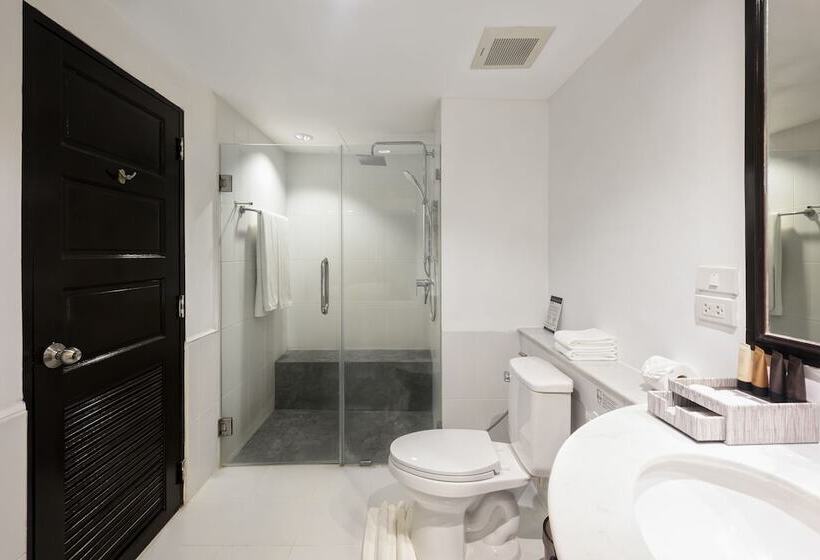 带泳池观景的豪华房, Thavorn Palm Beach Resort Phuket