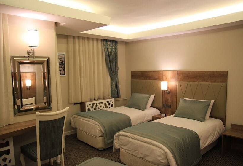 Quarto Triplo Deluxe, Guleryuz Otel