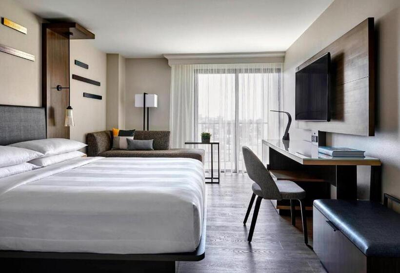 اتاق استاندارد با تخت بزرگ, Anaheim Marriott