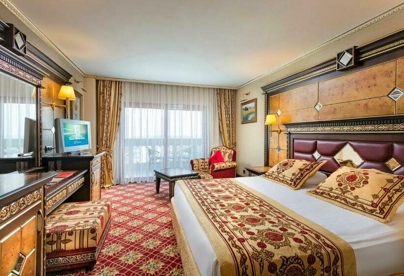 اتاق استاندارد سه نفره, Club Hotel Sera