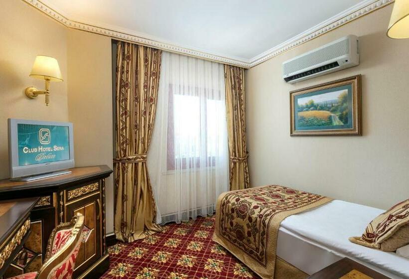 سوییت خانوادگی, Club Hotel Sera