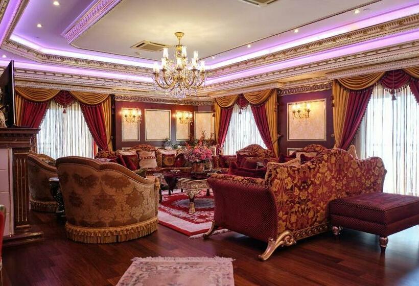 سوئیت با تخت بزرگ, Club Hotel Sera